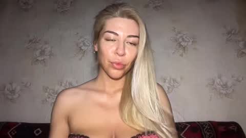 Snapshot of luxsonyastar chatting on July 5, 2026, 1:29 pm LuxSonyaStar online show from July 5, 2026, 1:29 pm