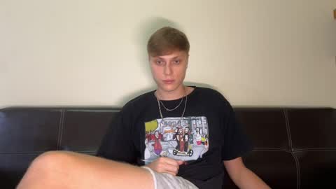 Snapshot of luxury_bob chatting on April 20, 2026, 8:54 pm luxury_bob online show from April 20, 2026, 8:54 pm