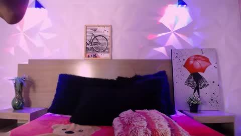 luxury_couple_01 online show from February 2, 2026, 12:53 am