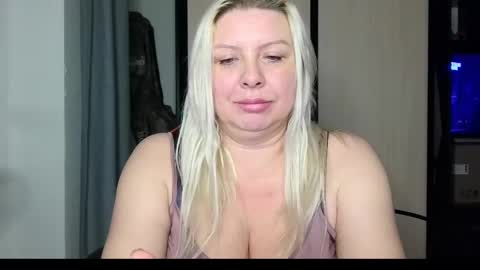 Luxury White online show from January 8, 2025, 8:07 pm