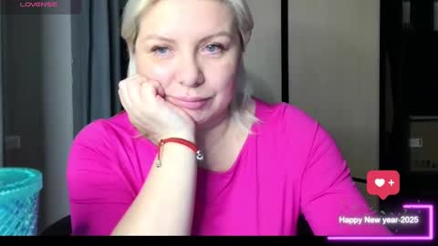 Luxury White online show from February 12, 2025, 5:58 pm