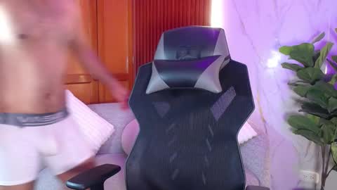 Lesly And Arnold online show from October 8, 2025, 2:31 am