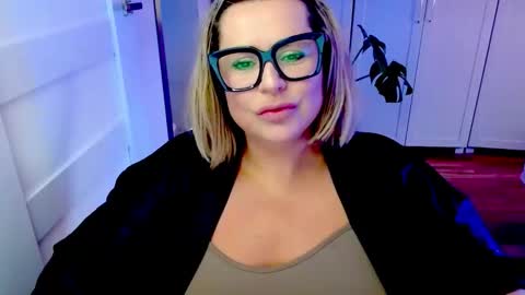 Diana online show from May 7, 2026, 6:19 am