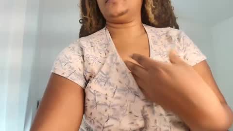 Snapshot of luxy_benet chatting on March 27, 2026, 9:21 am Big Benet online show from March 27, 2026, 9:21 am