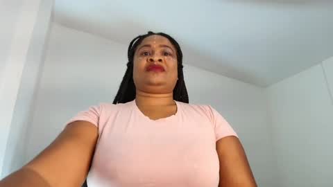 Snapshot of luxy_benet chatting on April 7, 2026, 8:37 am Big Benet online show from April 7, 2026, 8:37 am