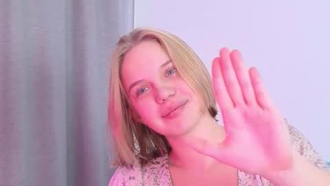 Snapshot of luxy_lust chatting on October 10, 2025, 9:52 am Olivia online show from October 10, 2025, 9:52 am