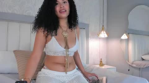 Luxy Lux online show from April 23, 2026, 12:56 am