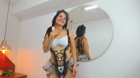 Snapshot of luz_mia1 chatting on October 24, 2025, 1:51 pm Luz online show from October 24, 2025, 1:51 pm