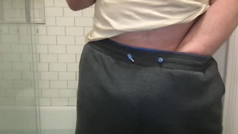 lvguynextdoor440656 online show from April 26, 2026, 11:46 pm