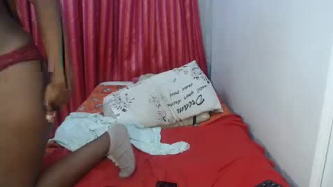 LWANDLE17 online show from December 5, 2024, 6:33 pm