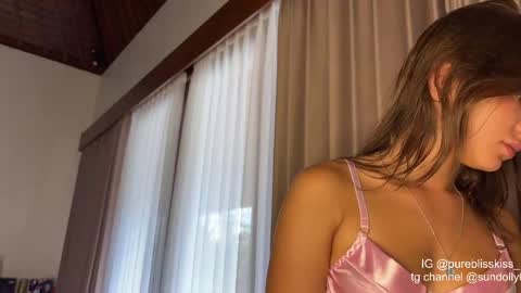 lxsundolyxl_ online show from May 7, 2026, 3:01 am