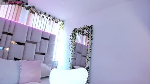 lya_brown online show from November 21, 2025, 12:15 pm