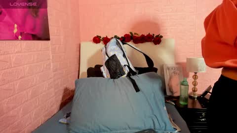 Lya   online show from January 18, 2026, 12:09 pm