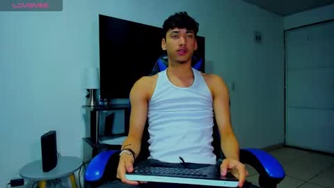 Snapshot of lyam_russo chatting on May 9, 2026, 3:45 am Lyam online show from May 9, 2026, 3:45 am