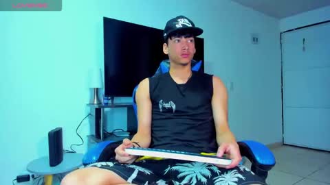 Snapshot of lyam_russo chatting on May 13, 2026, 4:10 am Lyam online show from May 13, 2026, 4:10 am