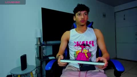 Snapshot of lyam_russo chatting on May 19, 2026, 8:20 am Lyam online show from May 19, 2026, 8:20 am