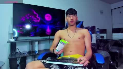 Snapshot of lyam_russo chatting on June 1, 2026, 5:53 am Lyam online show from June 1, 2026, 5:53 am