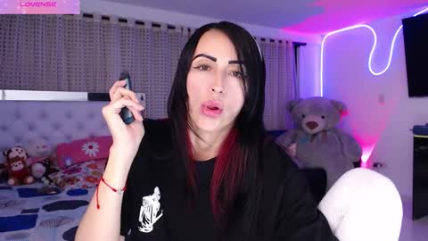 Snapshot of lyann_ chatting on October 5, 2025, 2:43 am Lyann online show from October 5, 2025, 2:43 am