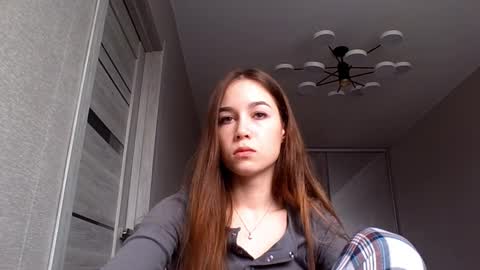 Mia online show from February 4, 2026, 4:18 am