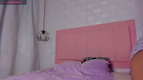 Lyhana Lee online show from December 31, 2024, 3:42 pm