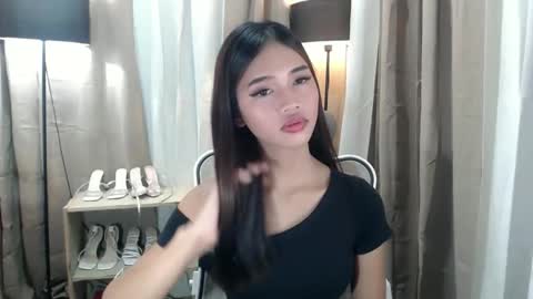 Snapshot of lykaloops chatting on April 24, 2026, 8:11 pm LYKA LOOPS online show from April 24, 2026, 8:11 pm