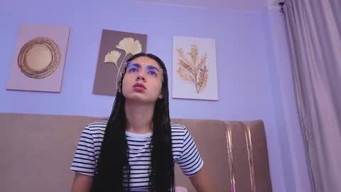 lyl_cristal online show from September 9, 2025, 4:01 am