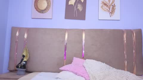 lyl_cristal online show from September 10, 2025, 4:01 am