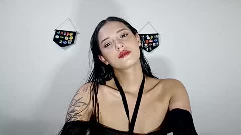 lyla online show from May 10, 2026, 2:39 am