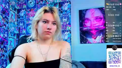 Lyla online show from September 13, 2025, 2:44 am