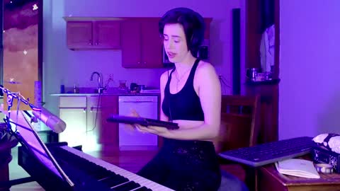 Snapshot of lylacdoll chatting on December 19, 2024, 1:18 am LylacDoll online show from December 19, 2024, 1:18 am