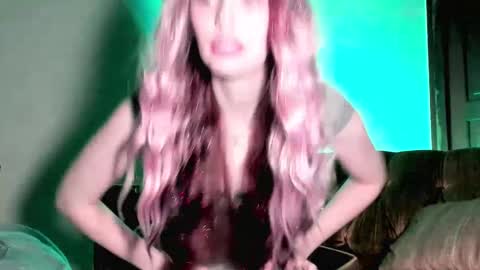 Snapshot of lylacdoll chatting on December 20, 2024, 1:25 am LylacDoll online show from December 20, 2024, 1:25 am