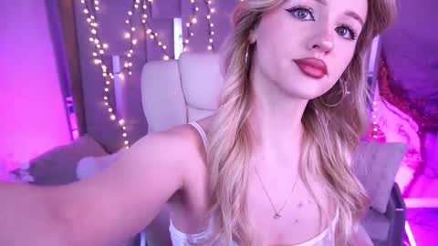 lylanimfa online show from April 29, 2026, 12:53 pm