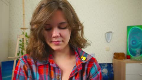 Snapshot of lyle_art chatting on December 7, 2024, 3:04 am hi im Lyle online show from December 7, 2024, 3:04 am