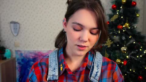 Snapshot of lyle_art chatting on January 10, 2025, 3:18 am hi im Lyle online show from January 10, 2025, 3:18 am