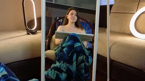 Snapshot of lyle_art chatting on March 11, 2025, 9:24 am hi im Lyle online show from March 11, 2025, 9:24 am