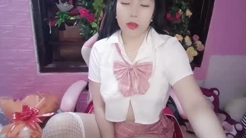Snapshot of lyly_sweet97 chatting on February 25, 2025, 1:30 am lyly_sweet97 online show from February 25, 2025, 1:30 am