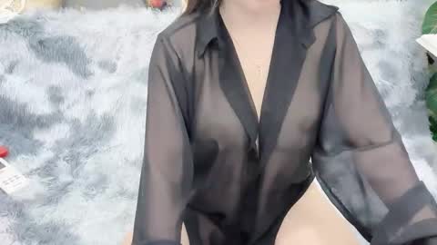lyly_sweet97 online show from May 13, 2026, 2:03 pm