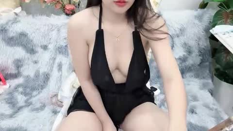 lyly_sweet97 online show from May 14, 2026, 8:37 pm