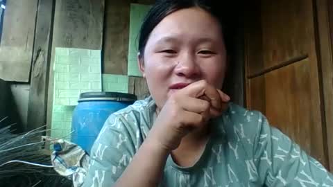 lylymai online show from October 2, 2025, 9:05 am