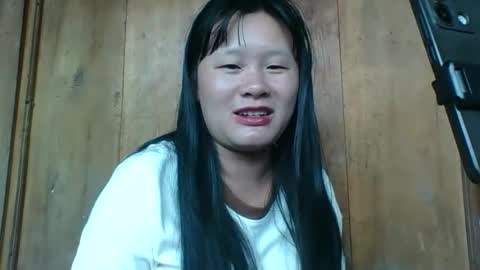 lylymai online show from October 6, 2025, 8:23 am