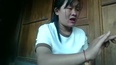 lylymai online show from October 19, 2025, 7:53 am