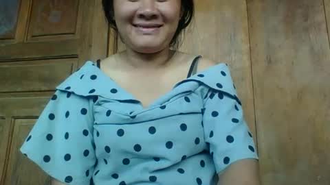 lylymai online show from October 22, 2025, 7:41 am