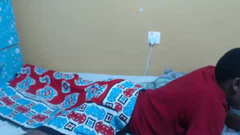 lyn_anna online show from February 7, 2025, 7:27 pm