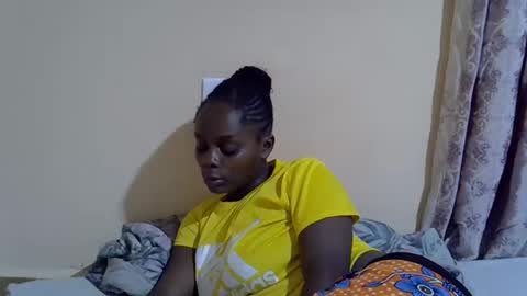 lyn_anna online show from October 9, 2025, 9:13 pm