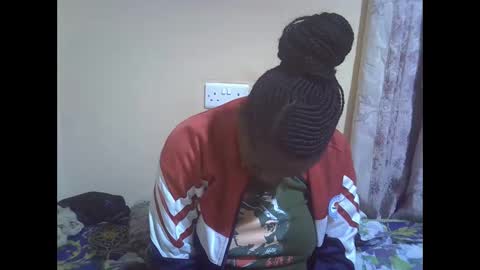 lyn_anna online show from December 16, 2025, 5:12 am