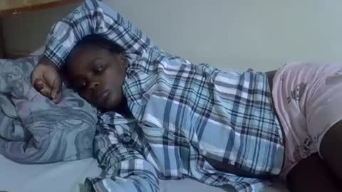 lyn_anna online show from February 7, 2026, 5:38 pm