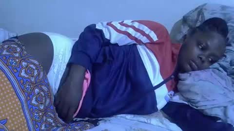 lyn_anna online show from May 8, 2026, 3:01 am