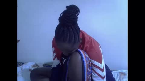 lyn_anna online show from May 8, 2026, 6:24 pm