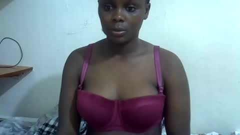 lyn_anna online show from June 10, 2026, 5:56 pm