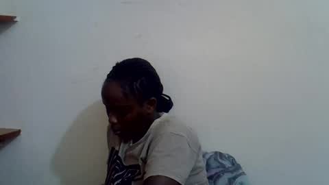 lyn_anna online show from June 13, 2026, 12:36 pm